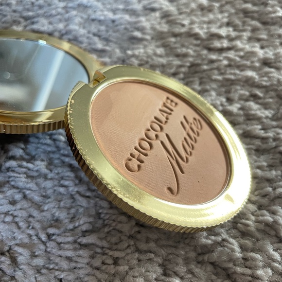 Too Faced Chocolate Soleil Matte Bronzer - Picture 2 of 6